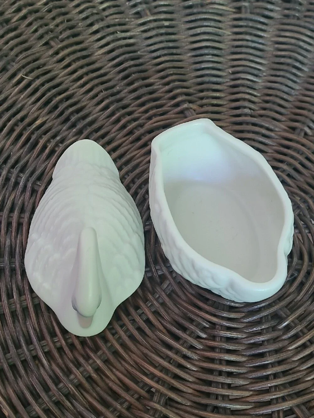 Vintage Crowning Touch White Ceramic Swan Decorative Trinket Box